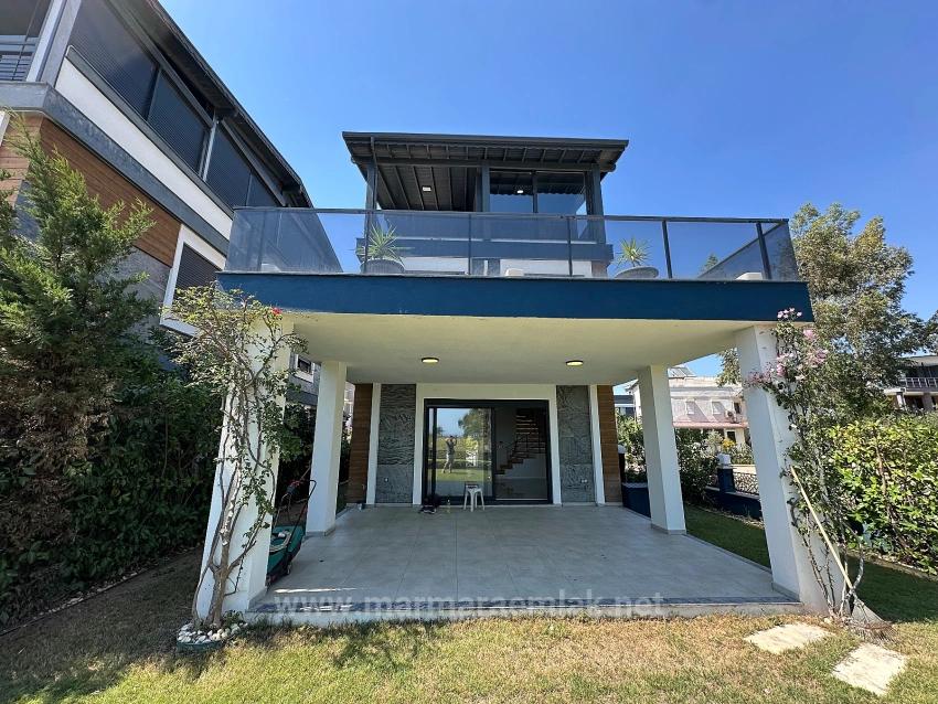 İzmir Seferihisar Ürkmez De Satılık Bahçeli 4+1 Müstakil Villa Denize 60 Metre