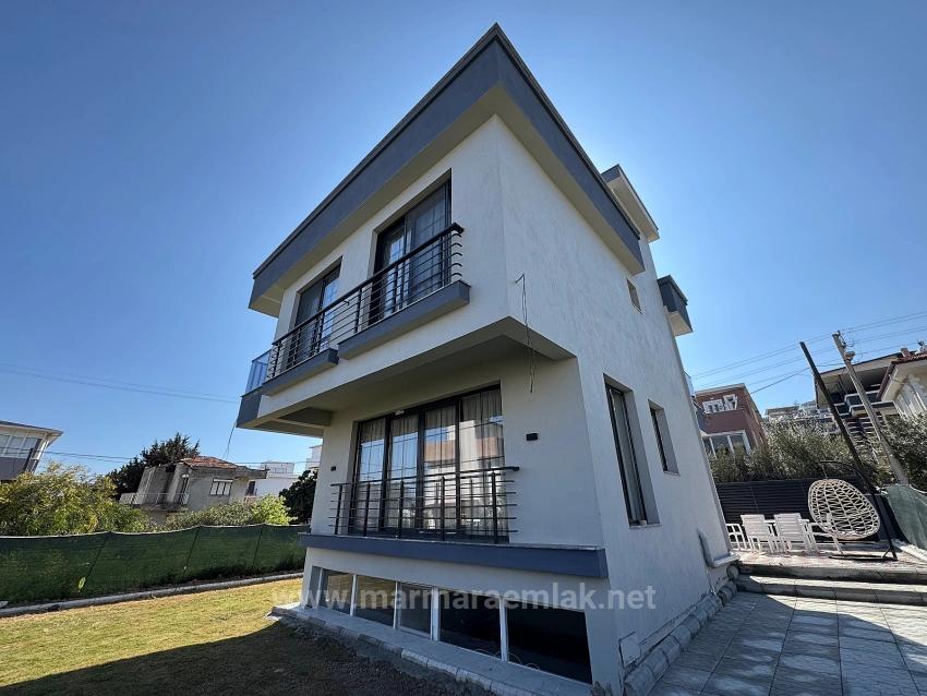 İzmir Seferihisar Doğanbey De Satılık Geniş Bahçeli 3+2 Yazlık Villa
