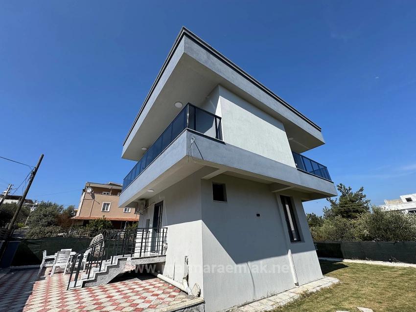 İzmir Seferihisar Doğanbey De Satılık Geniş Bahçeli 4+1 Yazlık Villa