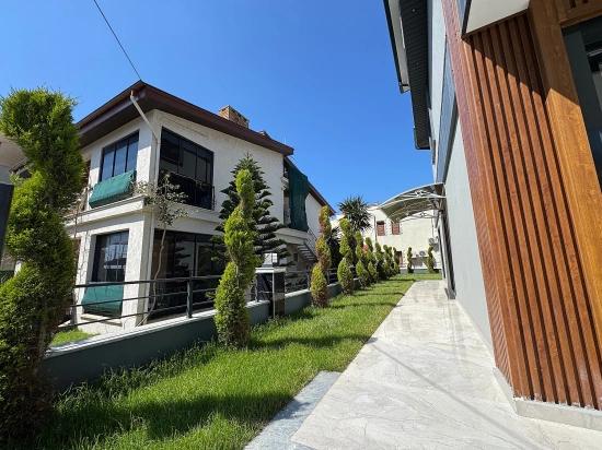 İzmir Seferihisar Ürkmez De Satılık Bahçeli 3+1 Villa Denize 40 Metre