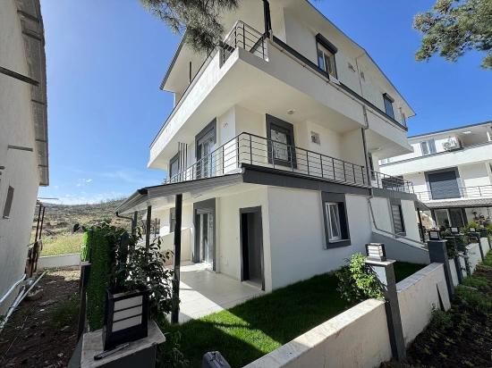 İzmir Seferihisar Doğanbey Payamlı Da Satılık 2+1 Bahçeli Yazlık Villa