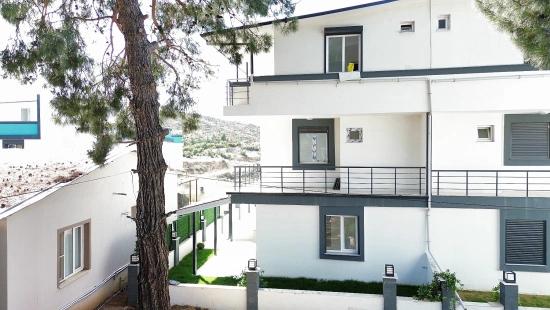 İzmir Seferihisar Doğanbey Payamlı Da Satılık 2+1 Bahçeli Yazlık Villa