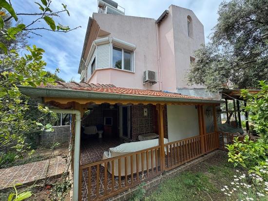 İzmir Seferihisar Doğanbey De Satılık Bahçeli 3+1 Villa