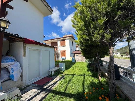 İzmir Seferihisar Doğanbey De Satılık Bahçeli 3+1 Havuzlu Villa