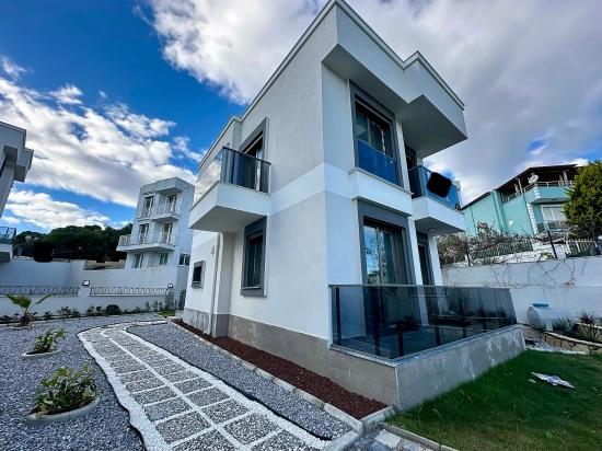 Seferihisar Akarca Da Satılık 3+1 Müstakil Villa Deniz Tarafında