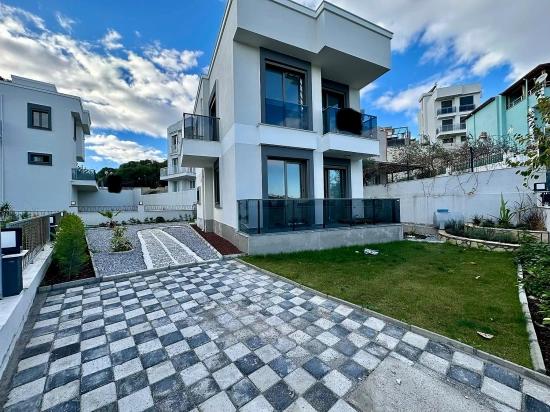 Seferihisar Akarca Da Satılık 3+1 Müstakil Villa Deniz Tarafında