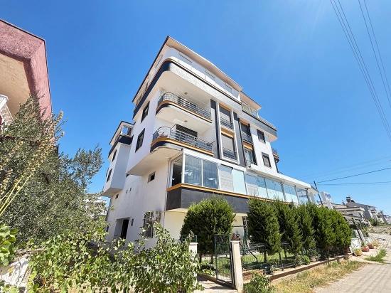 İzmir Seferihisar Doğanbey De Satılık 1+1 Asansörlü Daire Denize 300 Metre