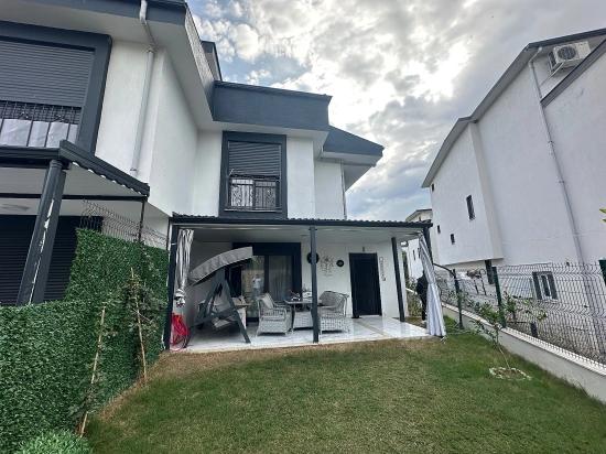 İzmir Seferihisar Doğanbey Payamlı Da Satılık 2+1 Bahçeli Villa