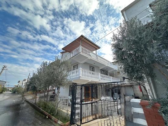 İzmir Seferihisar Doğanbey De Satılık Bahçeli 4+1 Villa