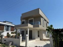 Seferihisar Doğanbey Cumhuriyet Mah. Satılık 3+1 Villa - 210 m²