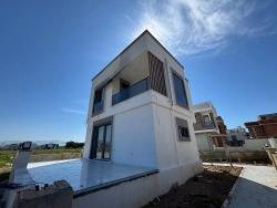Seferihisar Doğanbey Cumhuriyet Mah. Satılık 2+1 Müstakil Ev - 200 m²