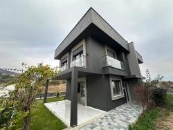 Seferihisar Doğanbey De 3+1 Satılık Denize 50 Metre Yazlık Villa