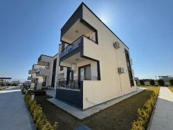 Seferihisar Doğanbey De Satılık 1+1 Havuzlu Site İçinde Daire