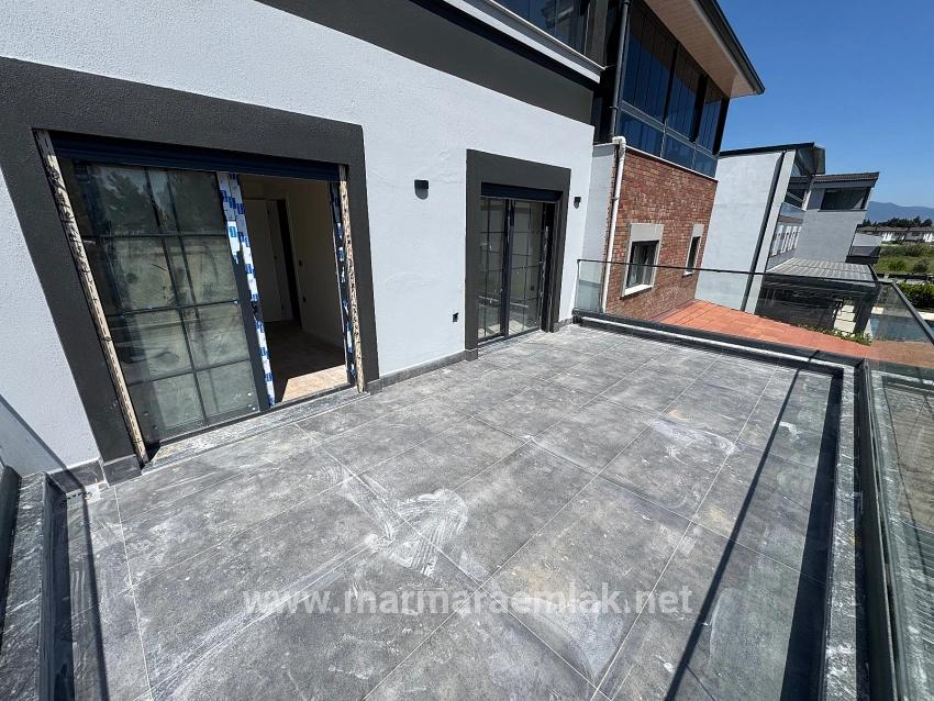 Seferihisar Doğanbey Cumhuriyet Mah. Satılık 3+1 Müstakil Ev - 250 m²