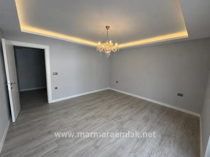 Seferihisar Doğanbey Cumhuriyet Mah. Satılık 3+1 Villa - 290 m²