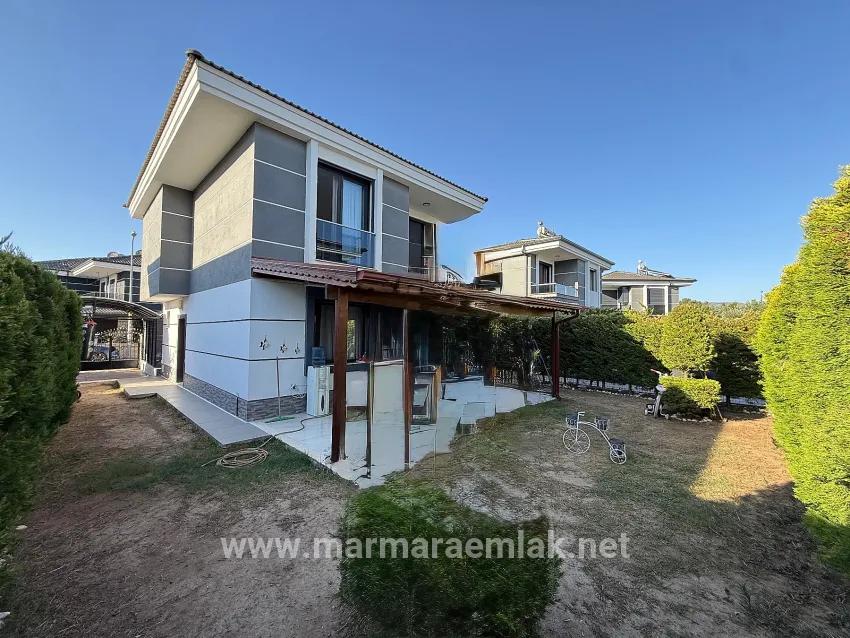 Seferihisar Doğanbey Cumhuriyet Mah. Satılık 3+1 Müstakil Ev - 320 m²