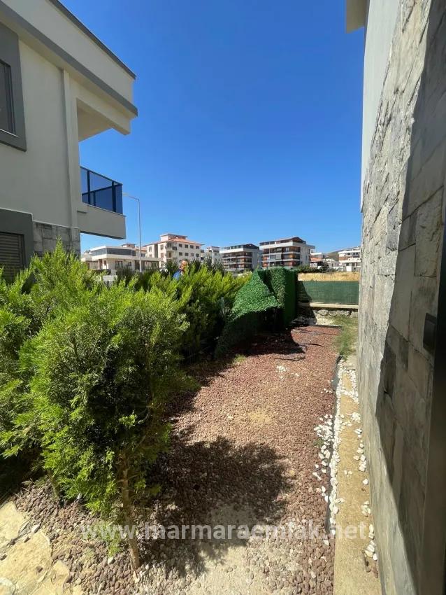 Seferihisar Çolak İbrahim Bey Mah. Satılık 4+1 Villa - 150 m²