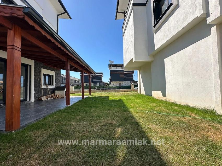 Seferihisar Doğanbey Cumhuriyet Mah. Satılık 3+1 Müstakil Ev - 160 m²