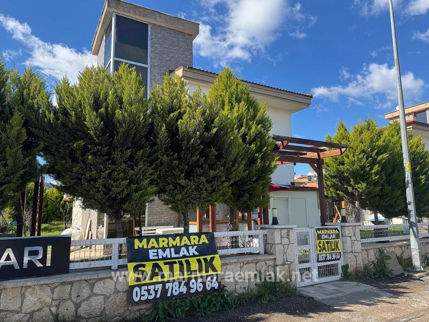 Seferihisar Doğanbey Cumhuriyet Mah. Satılık 3+1 Villa - 150 m²