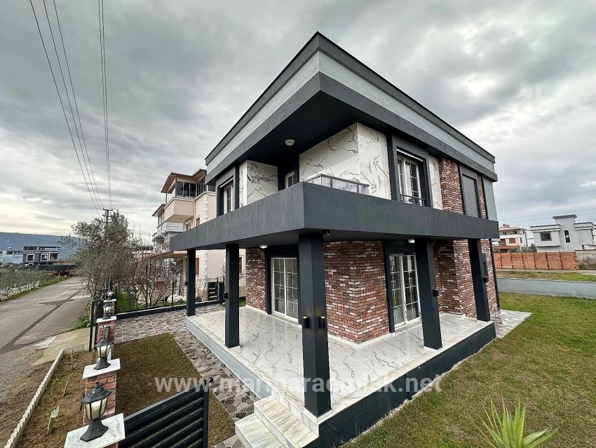 Seferihisar Doğanbey Cumhuriyet Mah. Satılık 3+1 Müstakil Ev - 300 m²