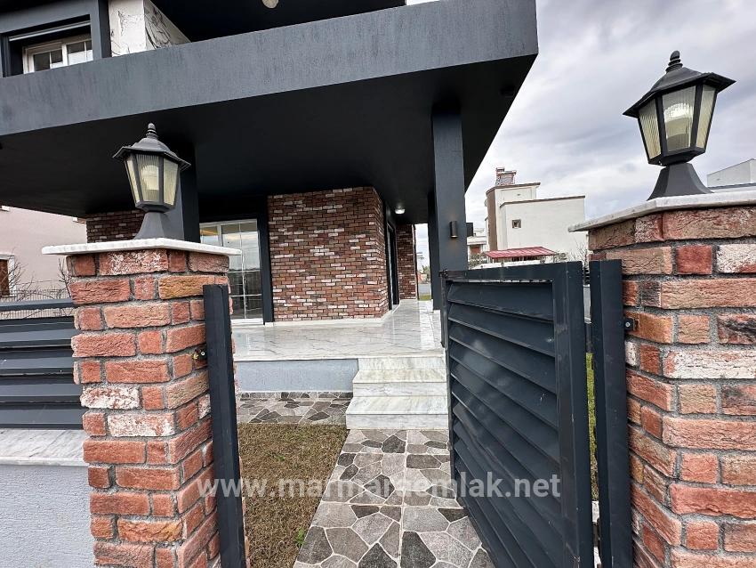 Seferihisar Doğanbey Cumhuriyet Mah. Satılık 3+1 Müstakil Ev - 300 m²