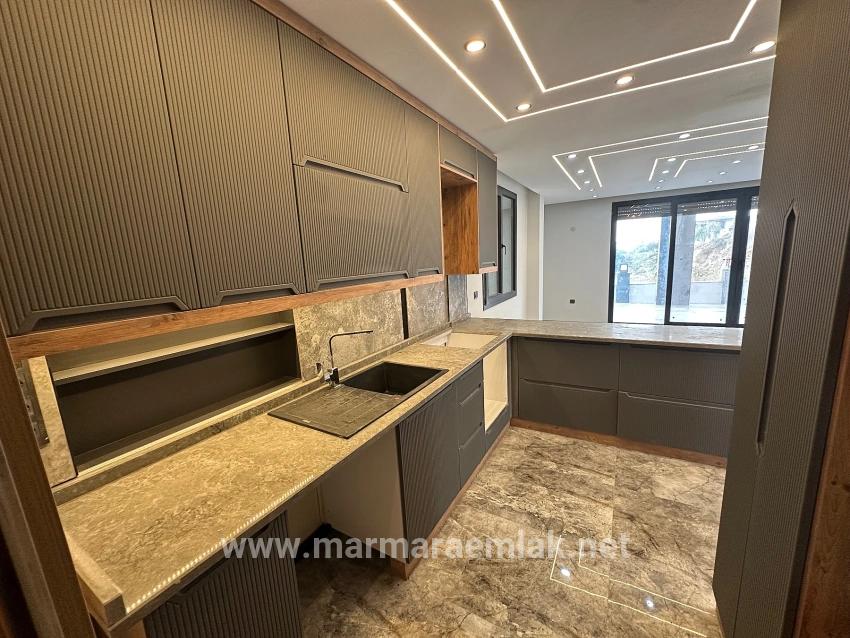 Seferihisar Doğanbey Atatürk Mah. Satılık 4+1 Villa - 280 m²
