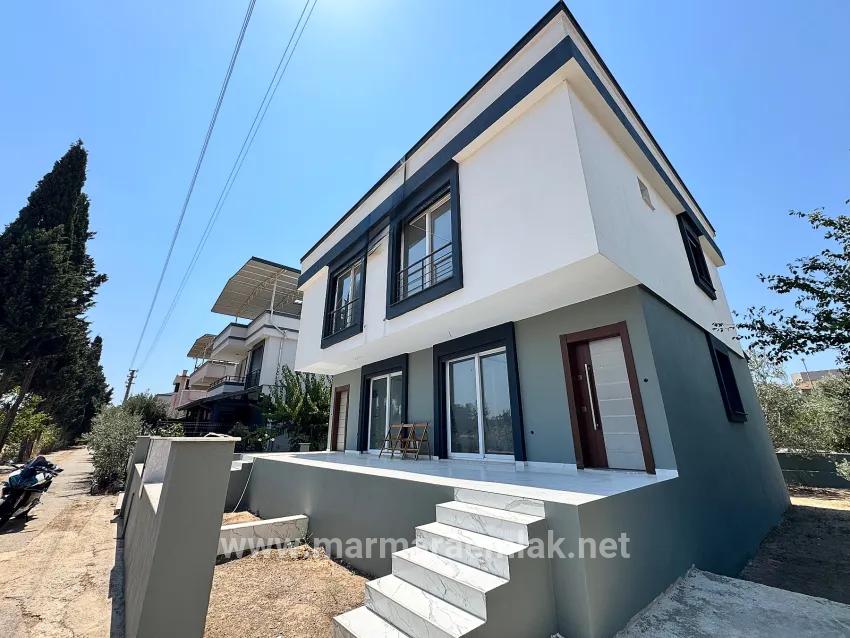 Seferihisar Doğanbey Cumhuriyet Mah. Satılık 2+1 Villa - 140 m²