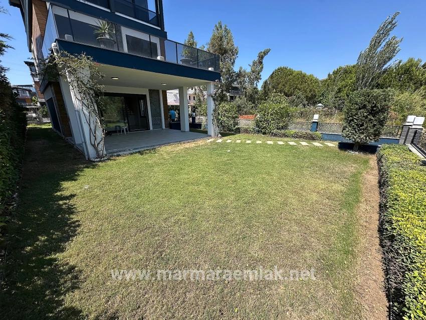 Seferihisar Ürkmez Bengiler Mah. Satılık 4+1 Villa - 240 m²