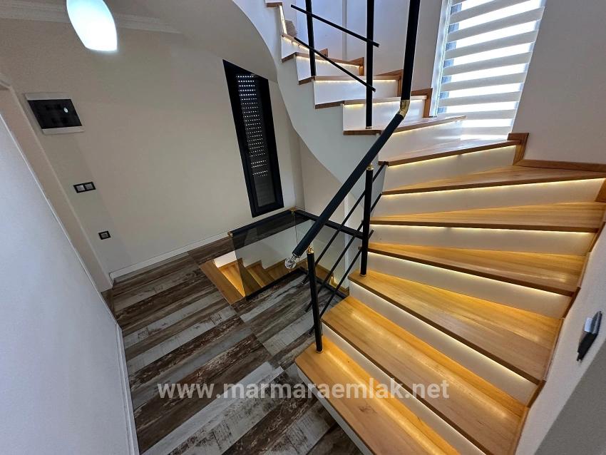 Seferihisar Ürkmez Bengiler Mah. Satılık 4+1 Villa - 240 m²