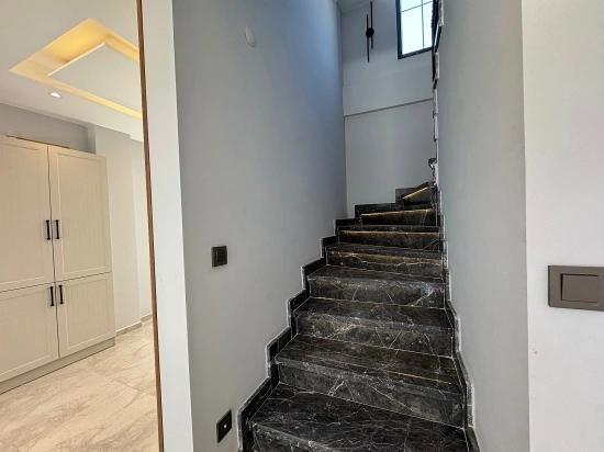 İzmir Seferihisar Ürkmez De Satılık Bahçeli 3+1 Villa Denize 40 Metre