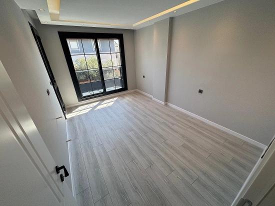 İzmir Seferihisar Ürkmez De Satılık Bahçeli 3+1 Villa Denize 40 Metre