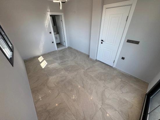 İzmir Seferihisar Ürkmez De Satılık Bahçeli 3+1 Villa Denize 40 Metre