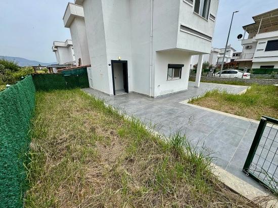 İzmir Seferihisar Doğanbey De Satılık Bahçeli 2+1 Yazlık Villa