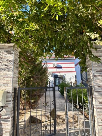 İzmir Seferihisar Doğanbey De Satılık Bahçeli 3+1 Yazlık Villa