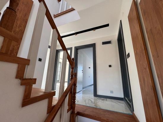 İzmir Seferihisar Da Satılık 3+1 350 M2 İçinde Havuzlu Tek Müstakil Villa