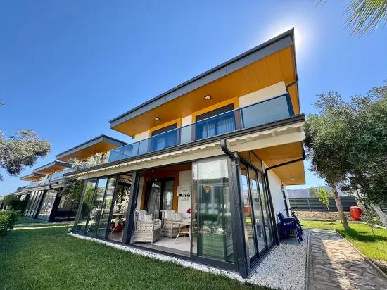 Seferihisar Doğanbey'de Satılık 3+1 Ultra Lüks Havuzlu Villa