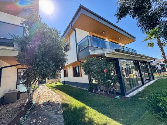 Seferihisar Doğanbey'de Satılık 3+1 Ultra Lüks Havuzlu Villa