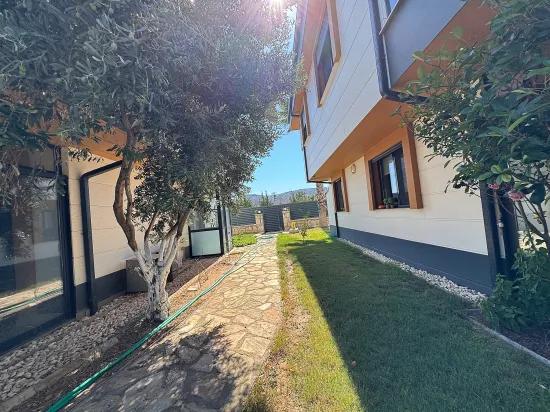 Seferihisar Doğanbey'de Satılık 3+1 Ultra Lüks Havuzlu Villa