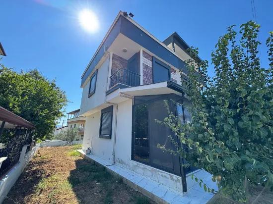 İzmir Seferihisar Doğanbey'de Satılık Bahçeli 2+1 Yazlık Villa