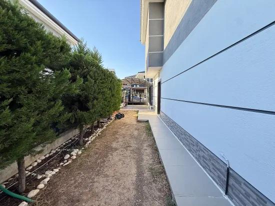 Seferihisar Doğanbey'de 3+1 Müstakil Havuzlu Villa, Ayrı Mutfak, Geniş Bahçe