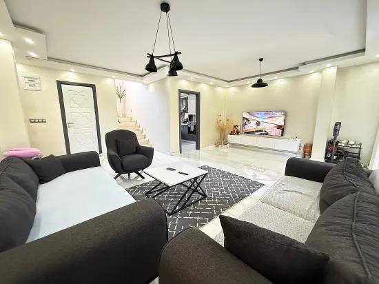 Seferihisar Doğanbey'de 3+1 Müstakil Havuzlu Villa, Ayrı Mutfak, Geniş Bahçe