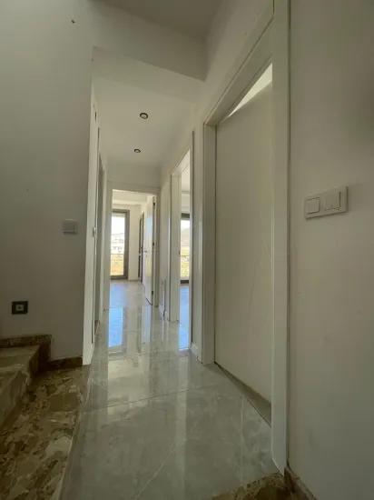 İzmir Seferihisar’da Satılık 4 + 1 Geniş Bahçeli Yazlık Villa