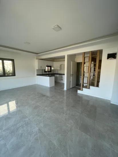 İzmir Seferihisar’da Satılık 4 + 1 Geniş Bahçeli Yazlık Villa