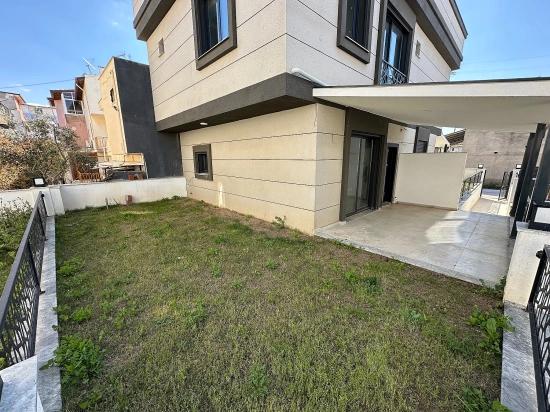 İzmir Seferihisar Doğanbey De Satılık 2+1 Bahçeli Yazlık Villa