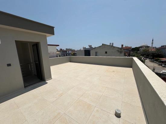 İzmir Seferihisar Doğanbey De Satılık Bahçeli 2+1 Yazlık Villa