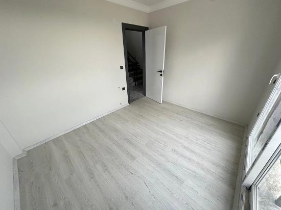 İzmir Seferihisar Doğanbey De Satılık Bahçeli 3+1 Villa