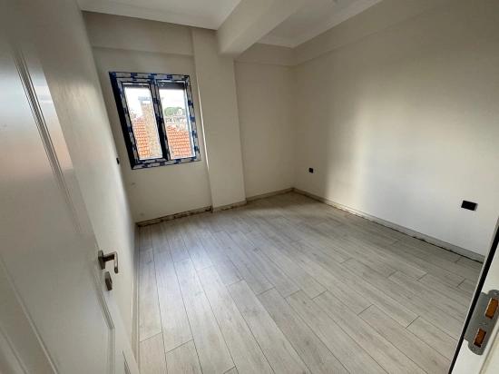 Menderes Gümüldür De Satılık 2+1 Bahçeli Daire