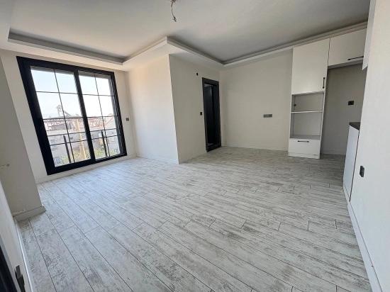Seferihisar Doğanbey De Satılık 1+1 Ara Kat Daire Denize 60 Metre