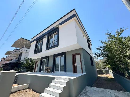 İzmir Seferihisar Doğanbey De Satılık Geniş Bahçeli 2+1 Villa