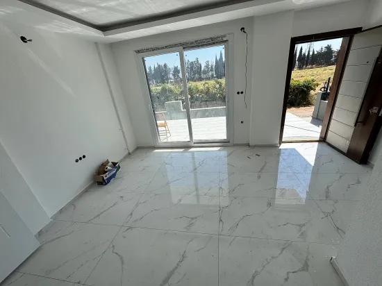 İzmir Seferihisar Doğanbey De Satılık Geniş Bahçeli 2+1 Villa